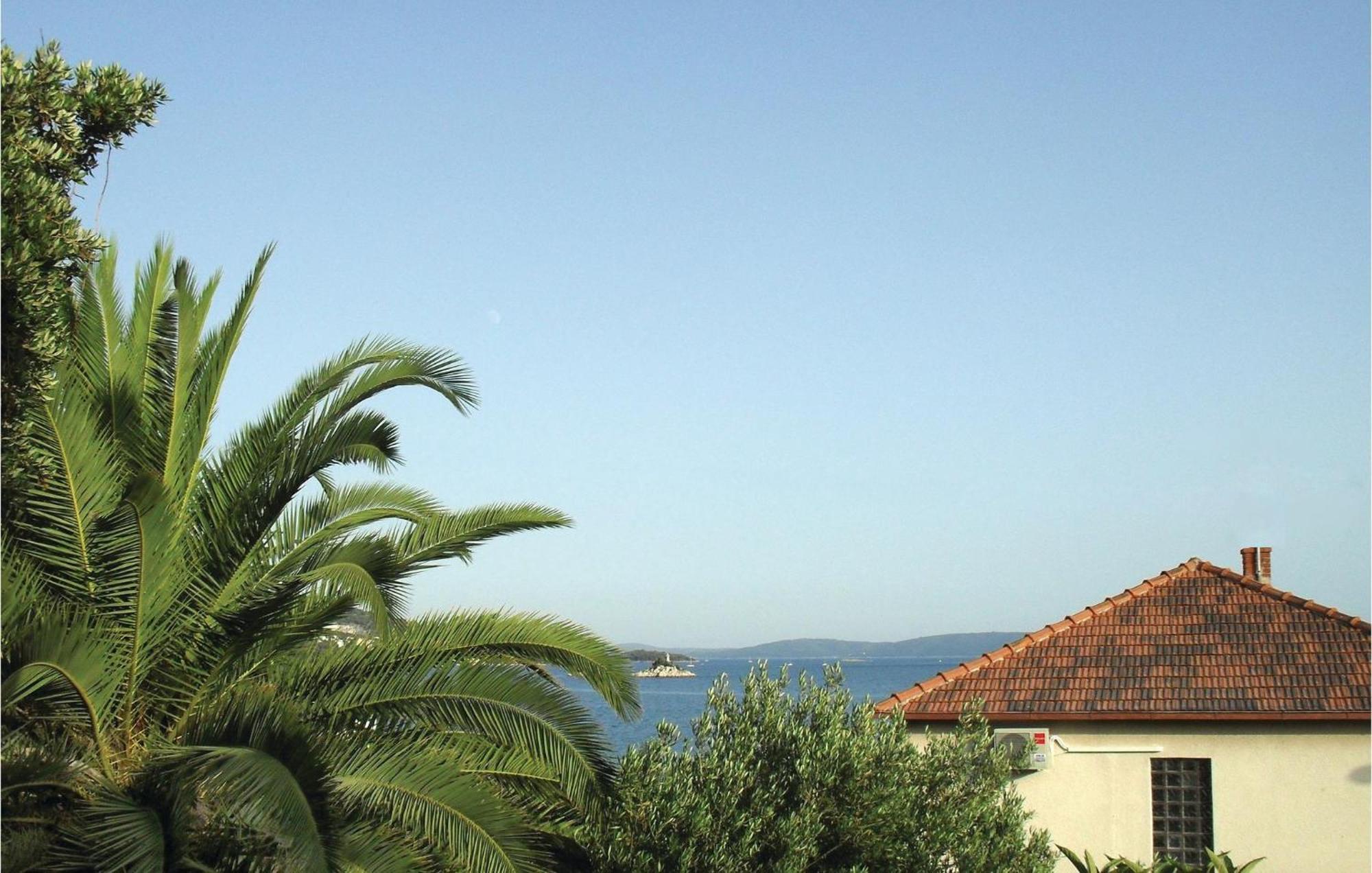 Awesome Home In Seget Vranjica With Wifi Esterno foto
