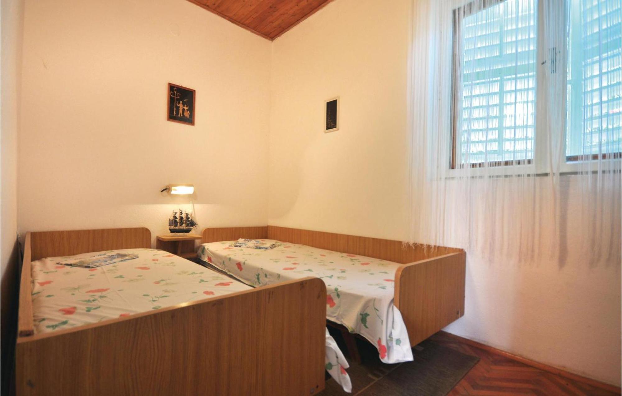 Awesome Home In Seget Vranjica With Wifi Esterno foto