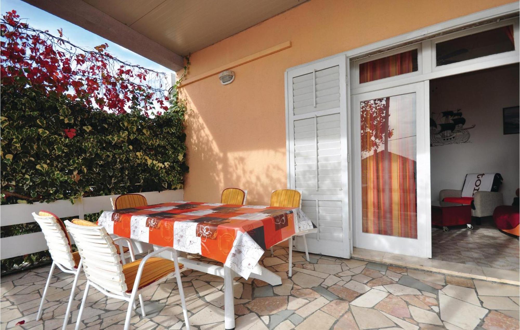 Awesome Home In Seget Vranjica With Wifi Esterno foto